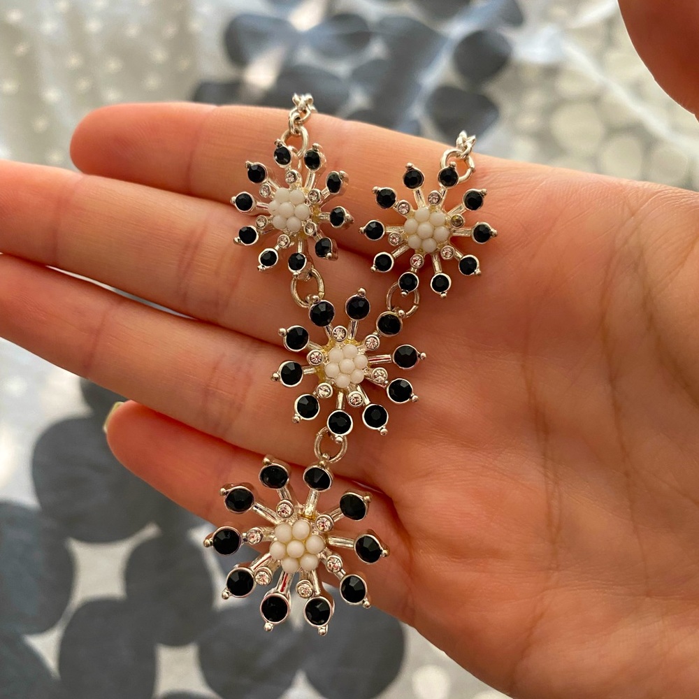 Black and white flower necklace